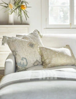 Jorine Pillow -Home Furnishings 20200109 zehra 2.0 catalog0327 site crop 1