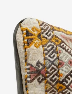 Ebrar Vintage Lumbar Pillow 5 Ebrar Vintage Lumbar Pillow -Home Furnishings MysteryVinatgePillow2 A06531351301