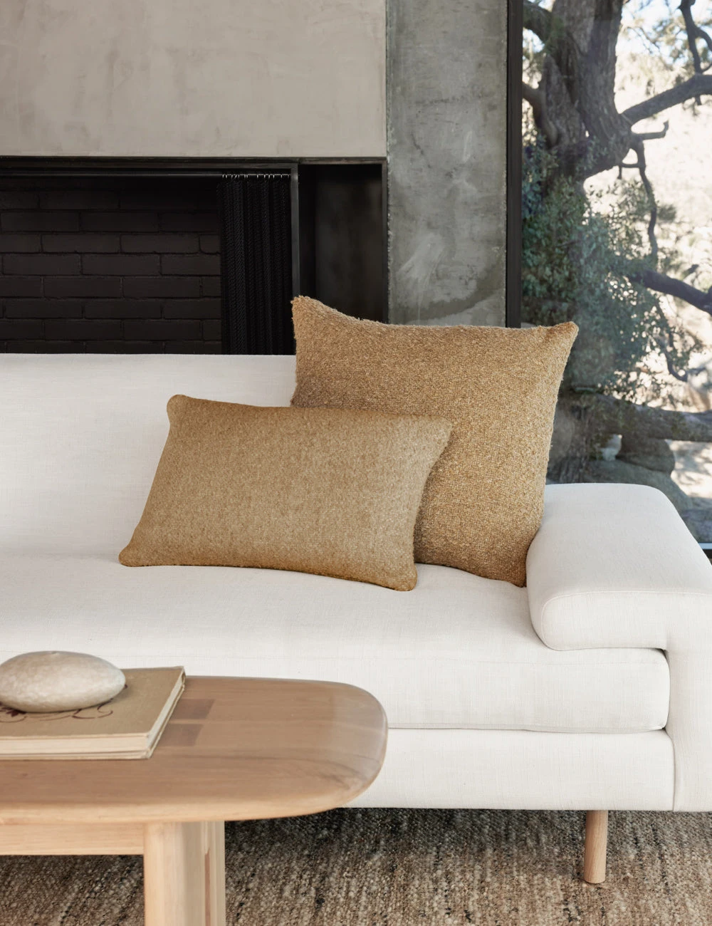 Manon Linen Bouclé Pillow 17 Manon Linen Bouclé Pillow - Image 17