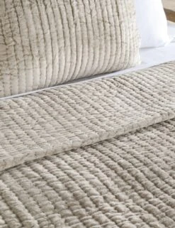 Giulia Quilt -Home Furnishings V160021 3