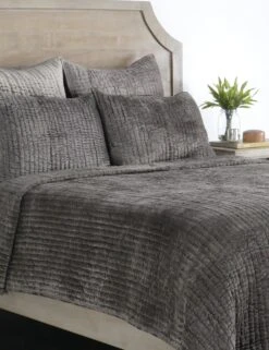 Giulia Quilt -Home Furnishings V160031 1