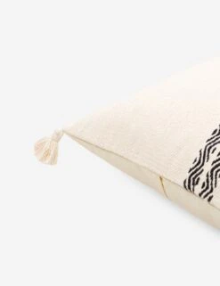 Ryla Pillow -Home Furnishings jie001 detail corner